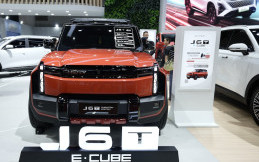 Kepincut Desain Tangguh, Rano Karno Puji Chery J6 di IIMS 2026
