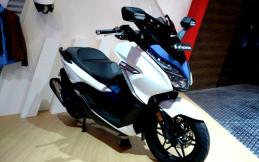 Honda Kewalahan Penuhi Permintaan Konsumen untuk Forza 250 dan Super Cub C125  