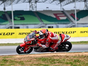 Start dari Posisi 30, Rheza Danica Melesat Raih Podium ARRC Sepang