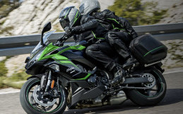 Kawasaki Ninja 1000SX Plaza Edition Dibekali Tiga Aksesoris Tambahan 