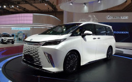Profil Lexus LM350 Hybrid