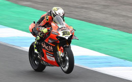 Hasil Race 1 WSBK Italia 2022 : Bautista Raih Kemanangan, Toprak Gagal Finis