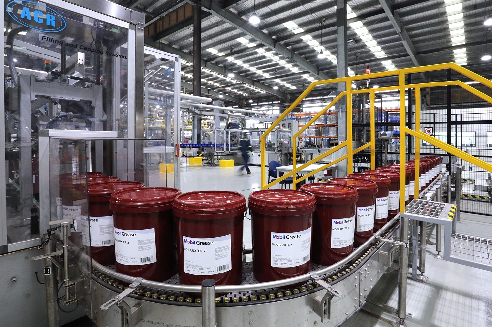 ExxonMobil Membuka Pabrik Pelumas Grease dan Pelumas Sintetik Baru di Singapura