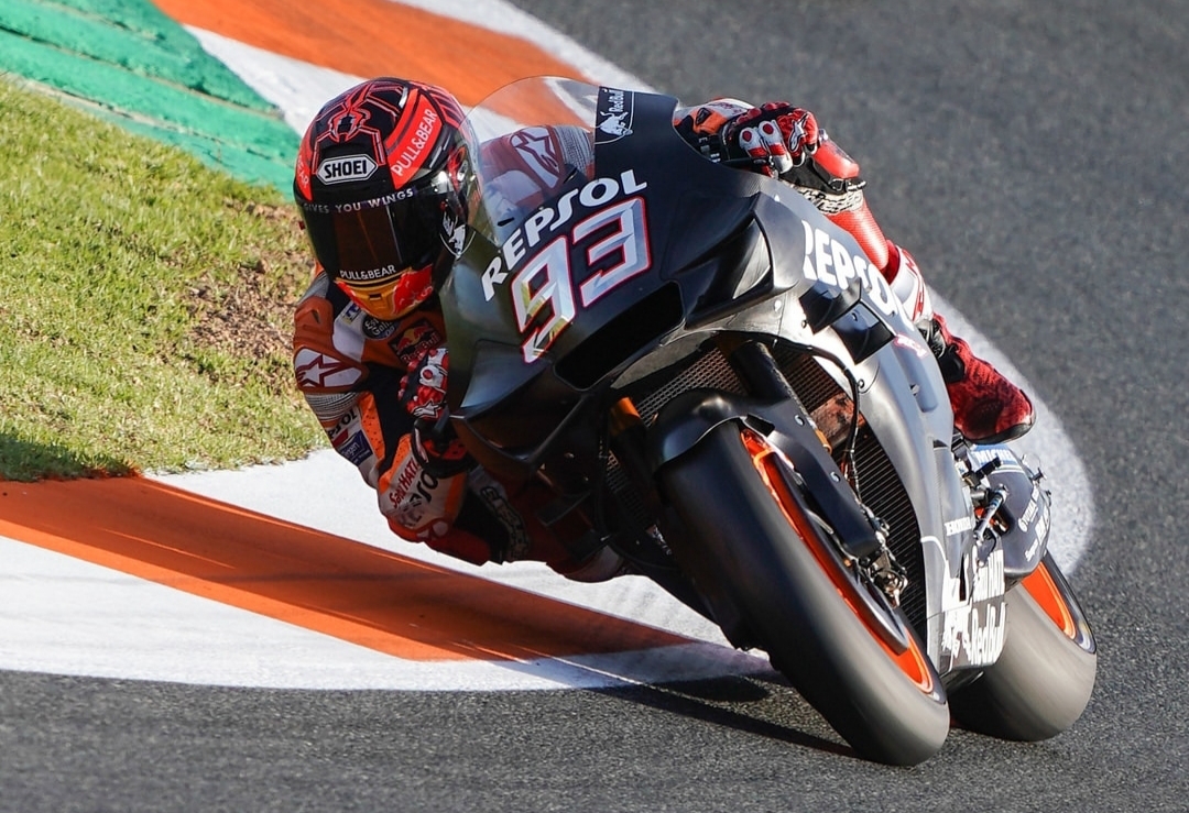Marc Marquez Belum Dapat Kalahkan Adik di Virtual Race MotoGP