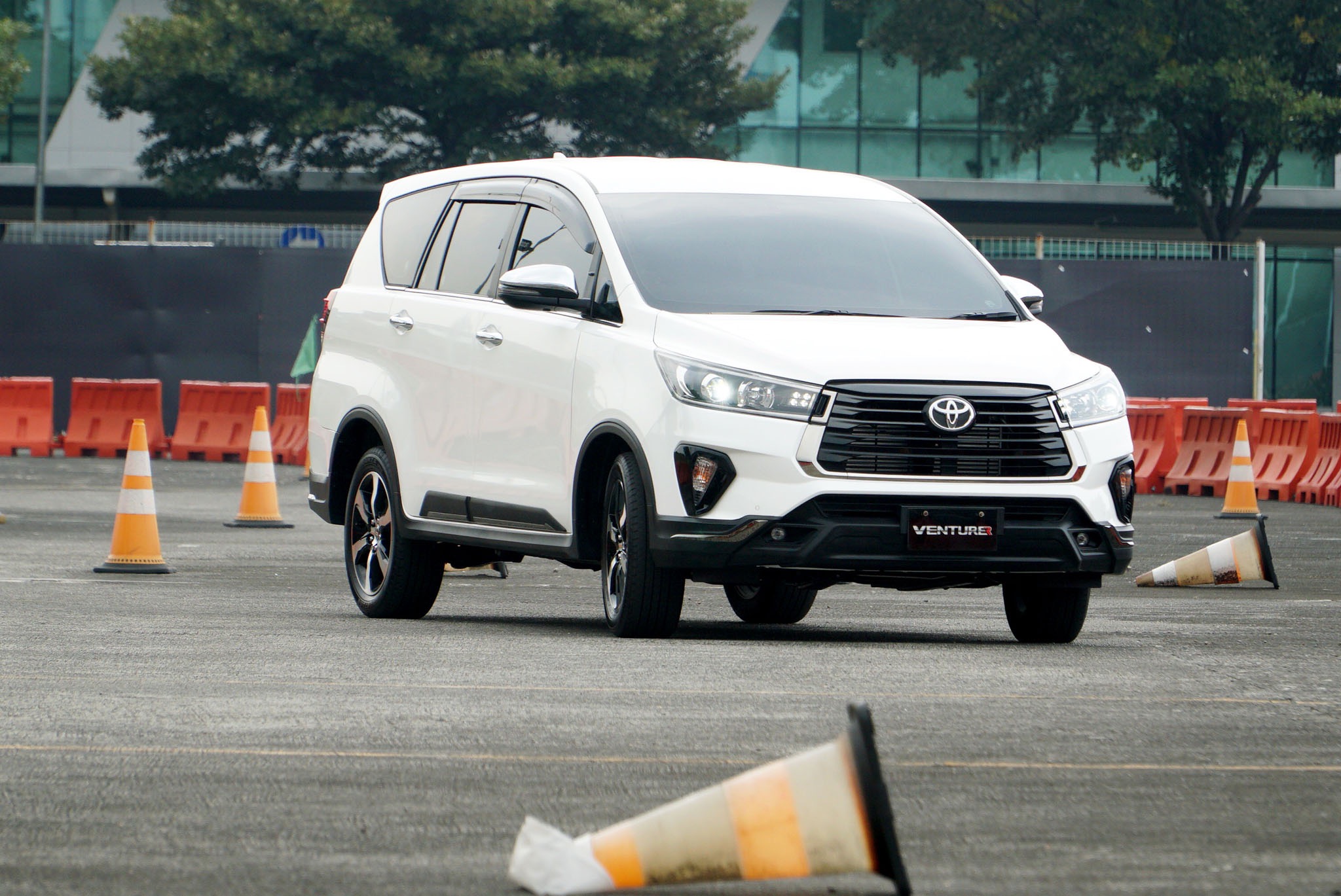 Walau Alami Penurunan, Toyota Targetkan 2.500 Unit untuk New Kijang Innova