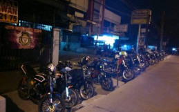 Video Ekstrem Balap Motor RX King di Pemukiman