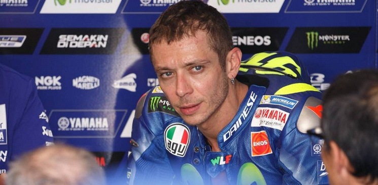 Gawat! Tangan Rossi Bolong Usai Alami Kecelakaan  