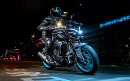Yamaha MT-10 Kini Berpenampilan Sangar dan Mesin Baru