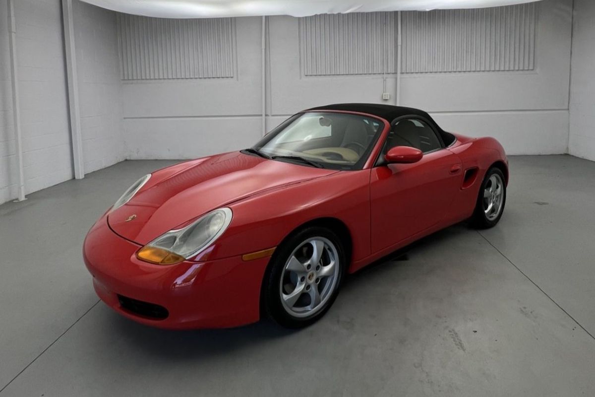 Porsche Cary (2001 Porsche Boxster)