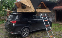 Berkemah Nyaman Gunakan Tenda di Atas Mobil dari Ninotskitent