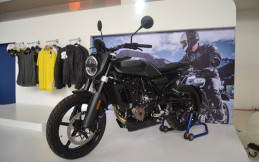Husqvarna Luncurkan Svartpilen 701 di IIMS Motobike Expo 2019