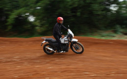 Test Ride - Merasakan Royal Enfield Himalayan di Dua Alam