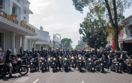 Royal Enfield One Ride Dipadati 28 Ribu Bikers dari 50-an Negara
