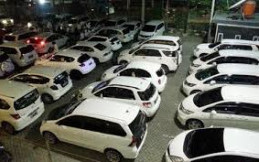 Penyebab Mobil Putih Jadi Kekuning-kuningan