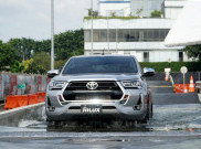 4 Hal Yang Harus Dilakukan Saat Mobil Terendam Banjir