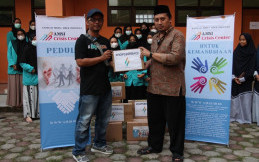 Komunitas Pecinta Otomotif Beri Bantuan ke Pondok Pesantren Banten