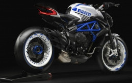 Motor Keren Ini Hasil Kolaborasi MV Agusta dengan Pirreli 
