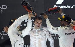 Mercedes Tutup F1 2017 Secara Sempurna