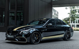Manhart CR 700 Last Edition, Proyek Perpisahan Mesin V8