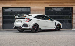 Honda Civic Type R Milik Max Verstappen Dilelang