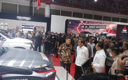 Jokowi Tegaskan Insentif Kendaraan Listrik Diprioritaskan untuk Roda Dua