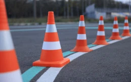 Traffic Cone Bukan Sekadar Pembatas, Ini Fungsi Penting yang Perlu Diketahui