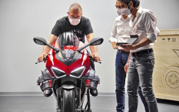 Filip Van Schil Pemilik Pertama Ducati Superleggera V4