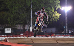 Persaingan Panas di Kualifikasi Supermoto Race Seri Kejurnas 2023
