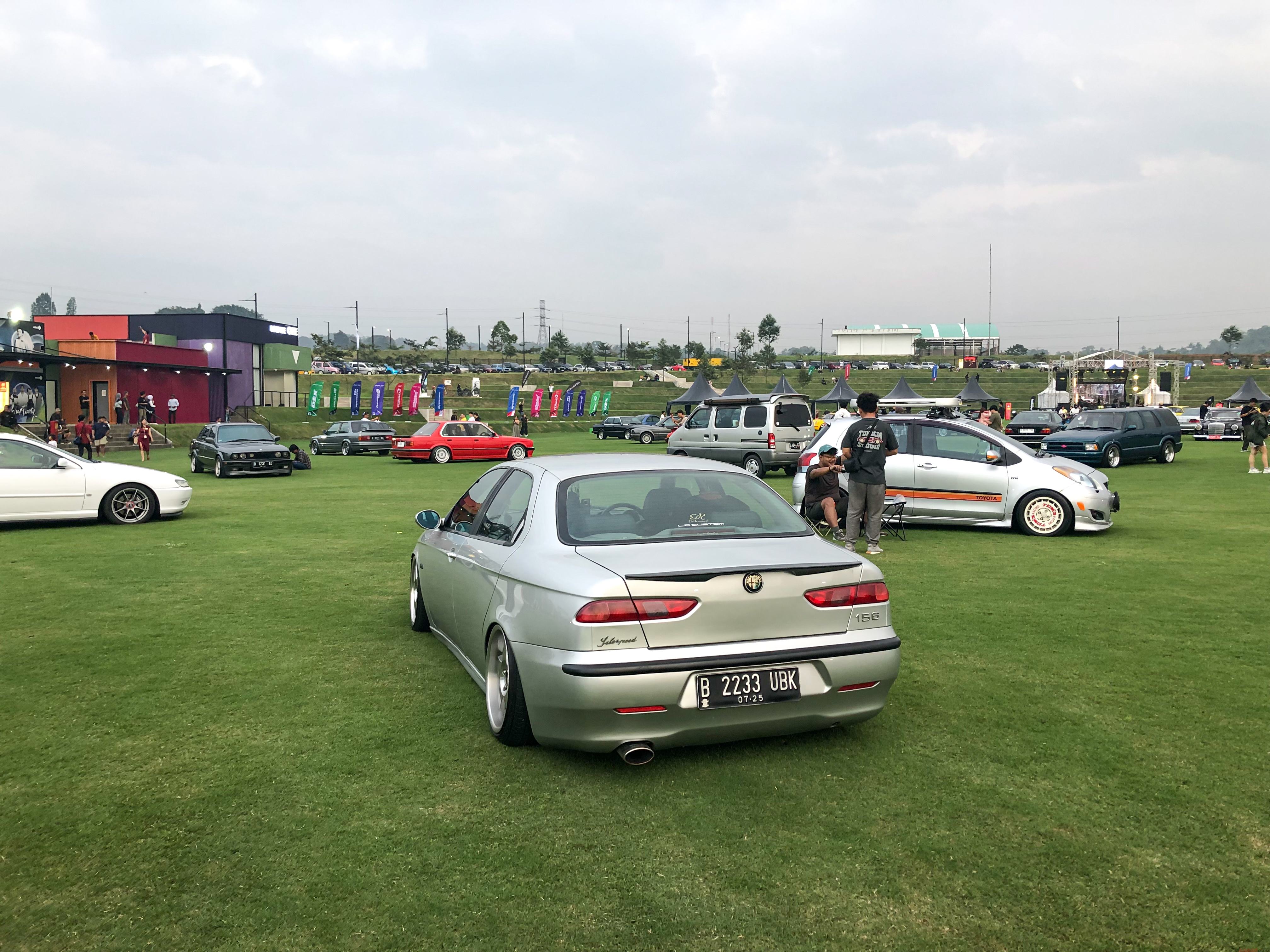 Suasana Kumpul Seru Suddenly Meetup