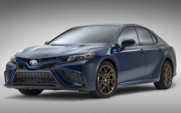 Toyota Camry Nightshade 2023 Hadirkan Pelek Perunggu