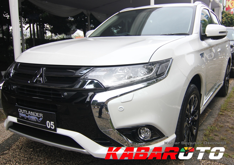 Ini Tampilan Mitsubishi Outlander PHEV yang Diserahkan ke Pemerintah