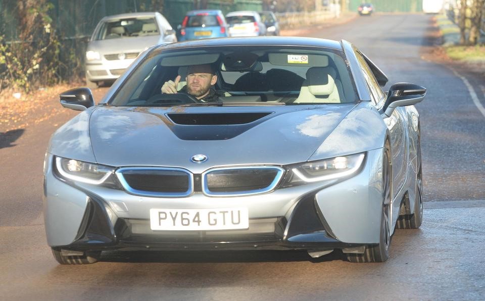 Dilarang Mengemudi, Wayne Rooney Jual BMW i8 Miliknya
