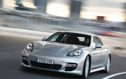 Mesin Bermasalah, Porsche Recall 18.000 Unit Panamera dan Cayenne