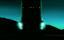 Truk Listrik Tesla Mampu Menjangkau 200-300 Mil
