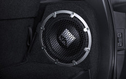   Rockford Fosgate jadi Andalan di Kabin Mobil Mitsubishi