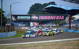Honda Jazz dan Brio Speed Challenge Meriahkan Night Race
