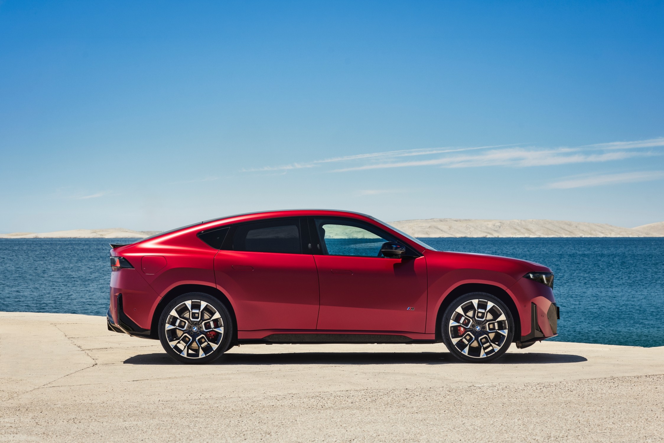 Debut BMW iX4