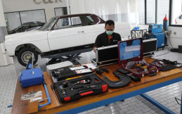 Mau Perbaiki Body Mercedes? Datang Aja Ke Body & Paint Center di Pamulang