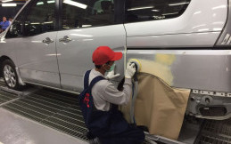 Begini Cara Ampuh Bikin Cat Mobil Terus Kinclong dan Licin
