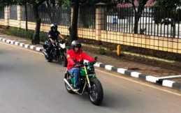 Presiden Jokowi Riding Pakai Motor Custom Kawasaki W175 di Tangerang