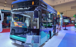 Berkunjung ke GIIAS 2022, Datangi Bus Studio Podcast di Booth Adi Putro