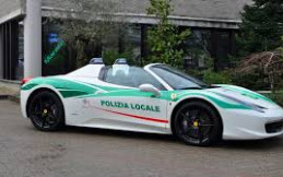 Ketika Mobil Ferrari Mafia Disulap Menjadi Mobil Kepolisian