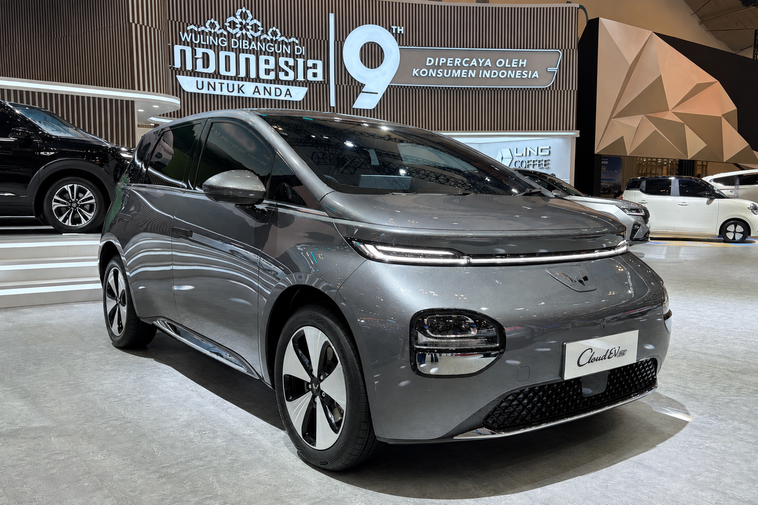 Wuling Cloud SE dan SE Pro Resmi Melantai, Harga Rp299 Juta