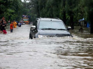 Curah Hujan Tinggi Hingga Berisiko Banjir, Pemilik Mobil Wajib Mulai Antisipasi