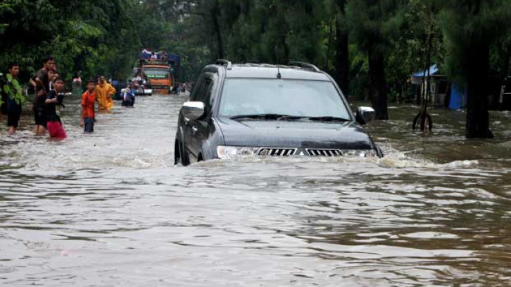 Curah Hujan Tinggi Hingga Berisiko Banjir, Pemilik Mobil Wajib Mulai Antisipasi