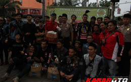 Komunitas Motor Jakarta Barat Bersama Kepolisian Cengkareng Berbagi Tajil
