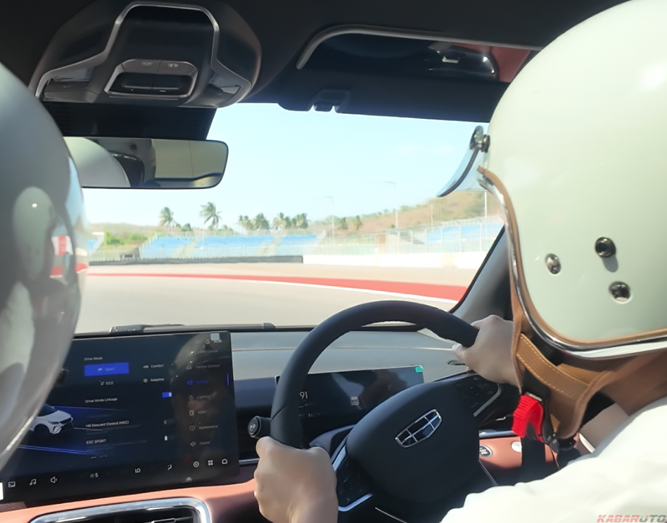 Test Drive Geely Coolray: Berburu Performa di Sirkuit Mandalika, SUV Kompak Mode Nekat!