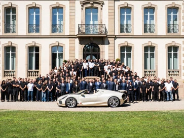 Bugatti W16 Mistral Unit Terakhir Terpesan Kolektor Timur Tengah