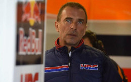 Mantan Bos Repsol Honda Puji Rossi dan Sindir Lorenzo