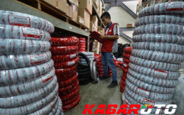 Melihat dari Dekat Gudang Penyimpanan Spare Part Motor Honda  